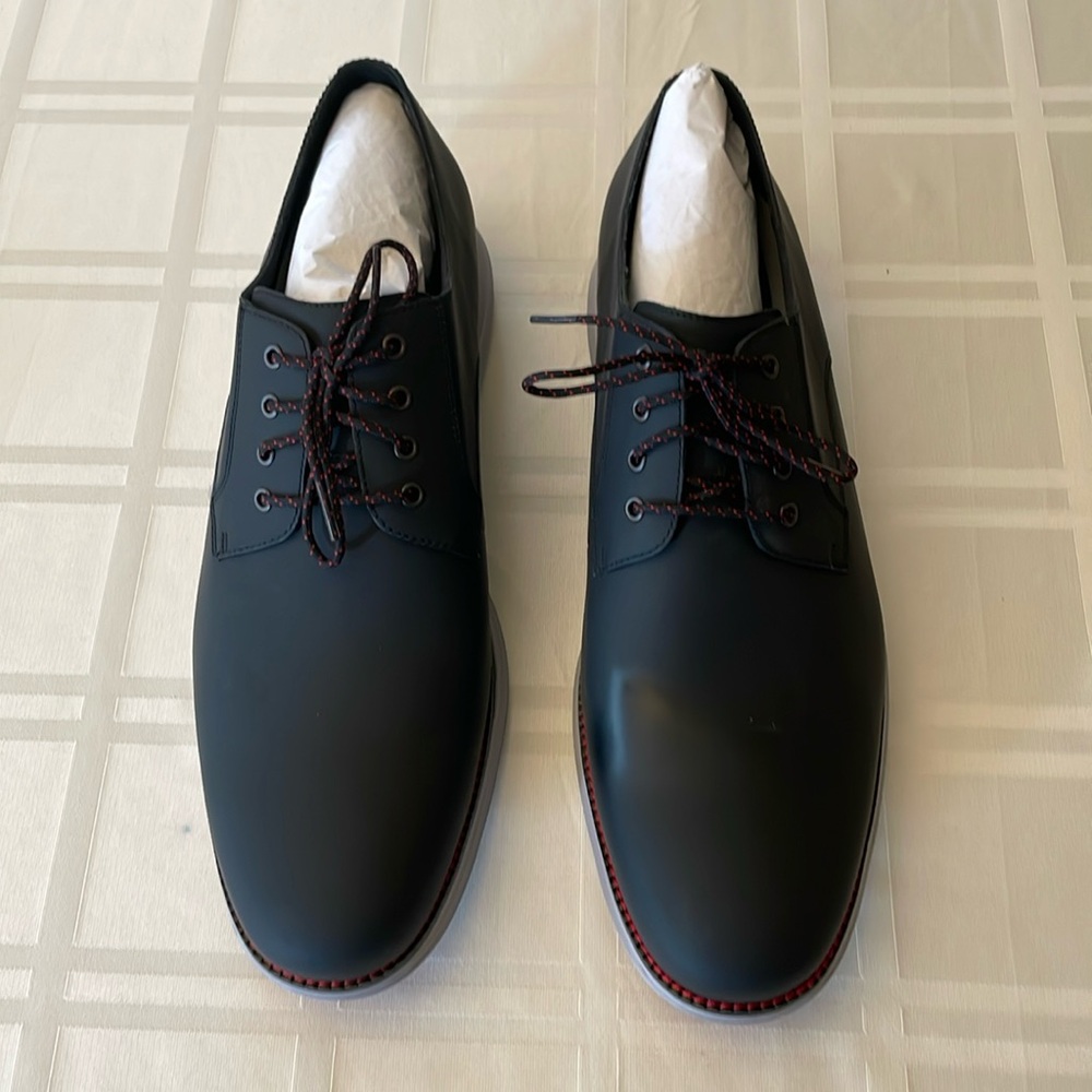 New in box Cole Haan men’s size 15 black casual dress shoes